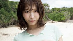 “グラドル界の絶妙ボディ”小日向結衣、圧倒的プロポーションを“袋とじ”で披露 『FLASH』