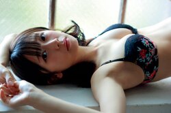 アジアで人気爆発 FES☆TIVE・本多しおりがフレッシュな水着姿 『FLASH』登場