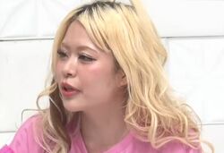 エルフ荒川「結婚したかった」3年間付き合った元カレとの当時の写真にかまいたちが驚き！