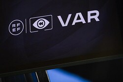 スペインサッカー界に激震…RFEF、『バレンシア対レアル』のVAR担当を含む計6名の審判を解雇へ