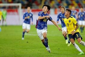 フィジカルとフリーランニングの質で勝負するストライカー上田綺世。『ポスト・大迫勇也』問題を解消するキーマンへ