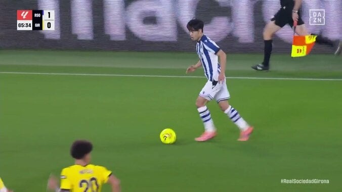 「印象悪いんだよな」久保建英、PA内で倒れるも笛吹かれず主審から注意も…「これはちょっと」「ファウル取ってもらえないの厳しい」ファンの意見様々 4枚目