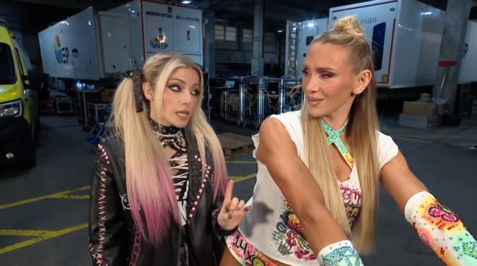 病み上がりで相棒アレクサに絡んでいくシャーロット