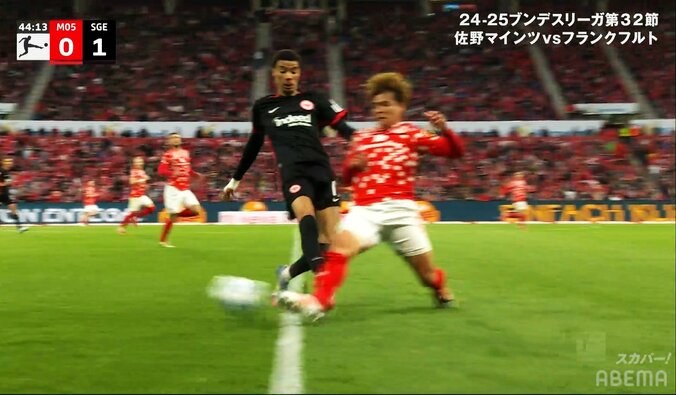 【写真・画像】「ワールドクラスの左足！」堂安律が“絶品ふんわりクロス”でゴール演出「上手すぎ」「ほぼアシスト」昨季王者レヴァークーゼン翻弄の瞬間　1枚目