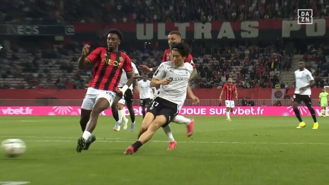 「中村こねええ」「惜し過ぎる」中村敬斗、高速裏抜けで1対1の超絶決定機→逆足シュートもゴールならず「今のは決めたかった」 4枚目