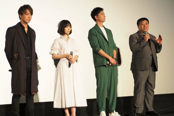 TAKAHIRO節炸裂、かわいい弟分・板垣瑞生をいじりまくり「女の子の話ばっかりしてた！」 映画『僕に、会いたかった』完成披露舞台挨拶 5枚目