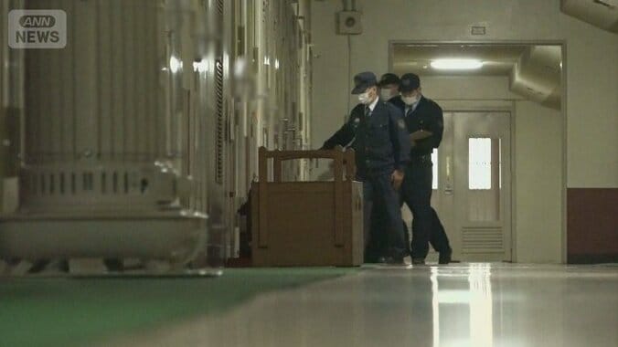 刑務官による朝点検　午前7時頃