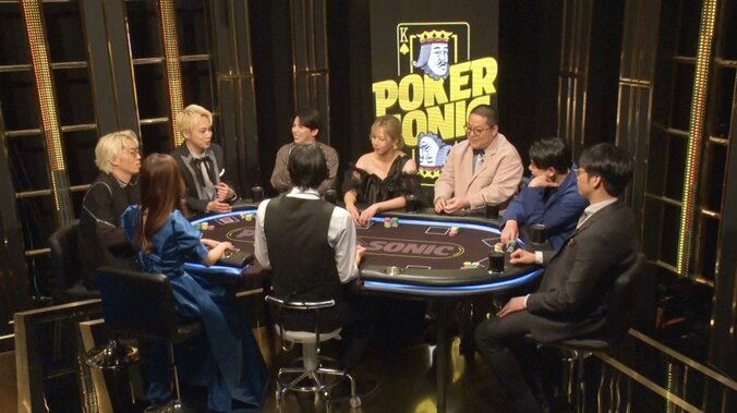 【映像】「怖いっす」最強ポーカー美女の“鋭い視線”