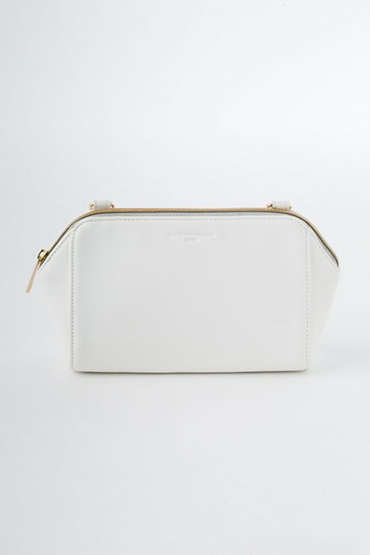 アニメ『血界戦線 & BEYOND』レオナルドとクラウスが手元に! 佐藤さきコラボのショルダーバッグとポーチが発売