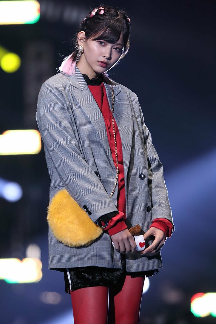 【画像集】欅坂46渡邉理佐・渡辺梨加が手を繋いで登場 - 東京ガールズコレクション2017A/W