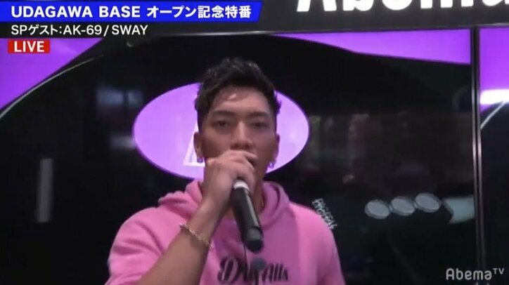 AK-69とSWAYがレコードカルチャーの聖地で”思い出のこの1枚”選ぶ、その作品とは?