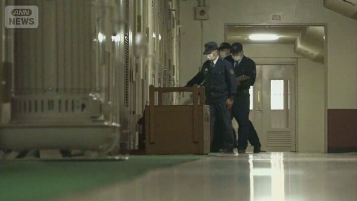 刑務官による朝点検　午前7時頃