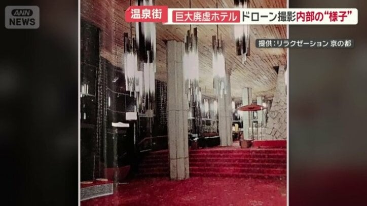 輝きを放つ豪華な照明