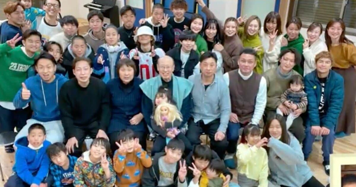 総勢42人」38歳美人母が公開した”大家族の正月写真”にみちょぱら驚愕