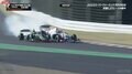 サーキット騒然！ 高速コーナーで“衝撃クラッシュ” 日本最速レースが開始直後に終了するアクシデント
