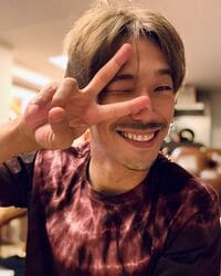 「とびっきりの笑顔」「癒された」小林直己、“テンション高め”のウインク＆ピースショットにファン歓喜