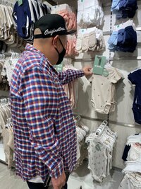 内山琴『H&Mベビー服見てきたよん』