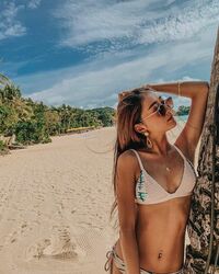 「スタイル良すぎる！最高！！」みちょぱの“いい感じ”のビキニショットをファン絶賛