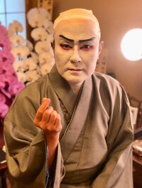 市川右團次『ひと足先に歌舞伎座へ…』