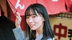 “アイドル×気象予報士”椿野ゆうこ、“二郎系ラーメン”舞台の妄想デート撮で艶やかな色気 『週刊SPA！』登場