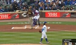 球場騒然！ 今永昇太の内角攻めに“イライラ”「ヤバいな」 膝元ギリギリを突く→パドレス主砲が“三振バット投げ”「そらキレるw」