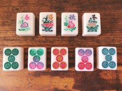 「めっちゃきれい！」「かわいい」「センス抜群」美女雀士・都美の“デコ麻雀牌”に大反響