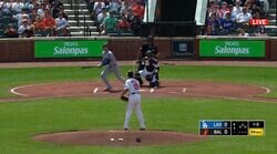 大谷翔平の豪快47号先頭打者アーチに菅野智之も“呆然”リアクション…ボール球をバックスクリーンへ運ばれる衝撃弾に悔しさにじむ