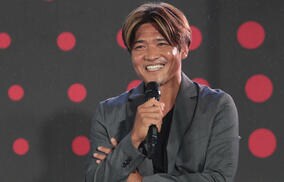 「見た瞬間爆笑しました」大久保嘉人がカタールでモノボケ！公式球『アル・リフラ』で笑い誘う「面白すぎます」