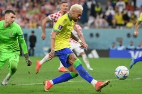 「チートすぎる足技!!」ブラジルのネイマールが決めた衝撃先制弾に脚光！「キレッキレでやばい」ペレの最多得点77に並ぶ【W杯準々決勝】