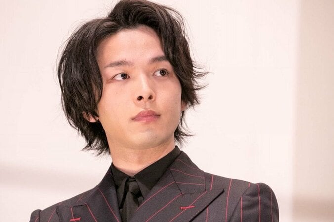 中村倫也の“ドアップショット”にファン釘付け「ただただ美しい」「目瞑っててもイケメン」 1枚目