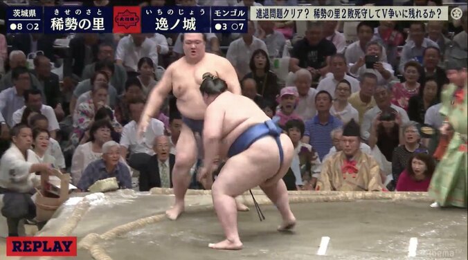 意識と体がアンバランス…稀勢の里、227キロ逸ノ城の圧力に完敗　館内も唖然呆然 1枚目