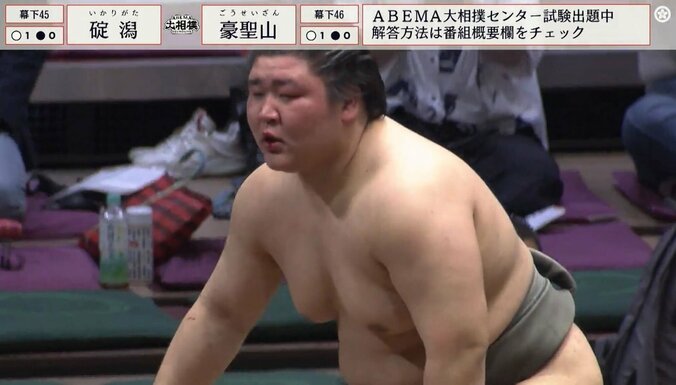【写真・画像】張り手、流血、豪快投げ…18歳の“化け物”新人力士が強すぎる「モノが違いすぎ」館内は大喝采　1枚目