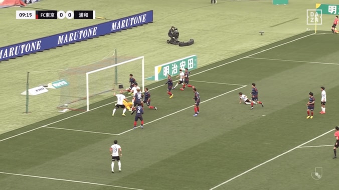 「どうやったらこんな時間が…」SNS騒然！浦和ゴールが“8分超”VARチェック「蹴った瞬間に分かったけど」長すぎるオフサイド確認 5枚目