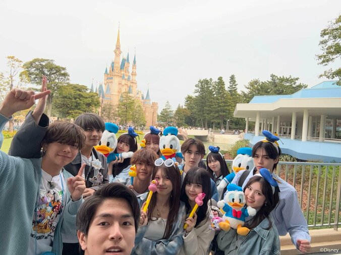 【写真・画像】『今日好き』メンバー12人がディズニーランドを遊び尽くす 期間限定ベントをメンバー流の楽しみ方で大満喫　2枚目