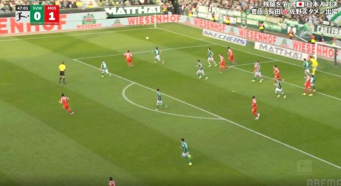 「エグすぎん？」鉄人・佐野海舟、一瞬で潰す“爆速タックル”「加速ヤバい」驚異の危機察知能力→ボール奪取でカウンター阻止 3枚目