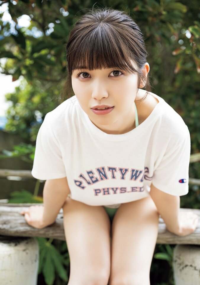 Peel the Apple・伊織ふう香、鍛えた太ももにスレンダーボディをアピール 『旬撮GIRL Vol.27』誌面カット 1枚目