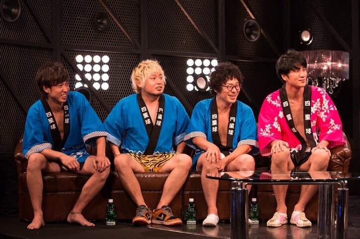 “法被にブリーフ”のコミックバンド・四星球 AbemaTVで奇想天外なライブパフォーマンスを披露!