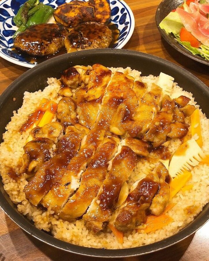 みきママ、ご飯3合がなくなった炊きこみごはんを紹介「美味しそう」「豪快」の声