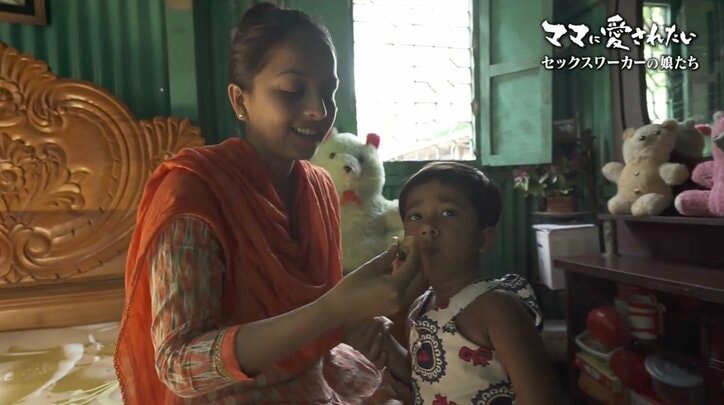 「それでもママに愛されたい」世襲セックスワーカーの街に生きる少女たち