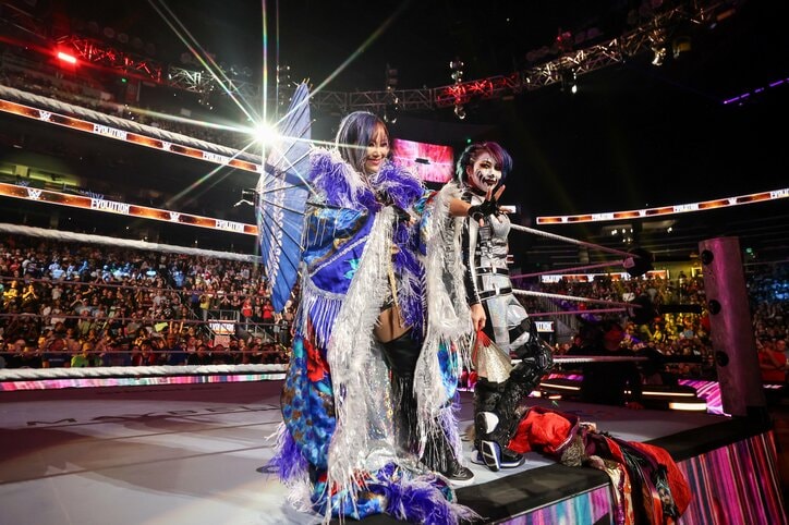 【映像】日本人女子が“悪ガキ化”→相棒美女のリアクションが話題