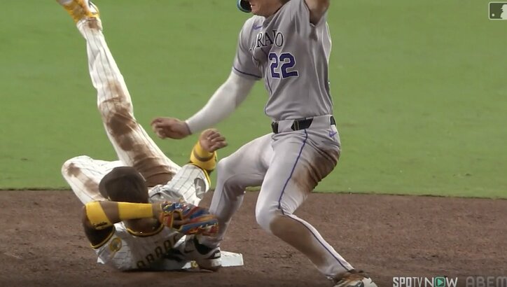 【写真・画像】打者が大激怒！バットをブン投げた「キレすぎて笑ってる」微妙な判定…？審判に暴言連発で即退場も「ストライクじゃね？w」　1枚目