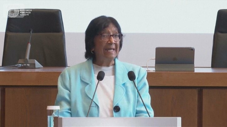 受賞決定について記者会見するピレイ氏