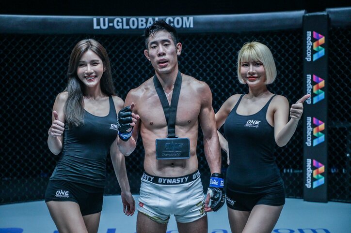 路上からプロのリングへ…カナダの格闘YouTuber、大舞台で鮮烈“チョーク葬”デビュー