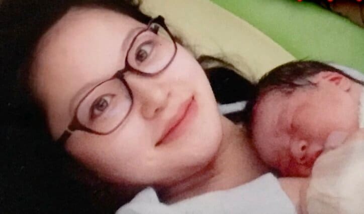 【写真・画像】中2で元カレの子どもを妊娠…シンママの道を選んだリアル"14才の母"、中学卒業後に実家を出た理由に驚きの声　1枚目