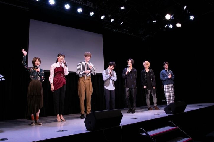 新川優愛&生駒里奈が『星屑リベンジャーズ』CD販売場にサプライズ登場!