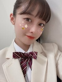 橋本環奈「まだまだJKいけるかな」制服姿での“自撮り遊び”にファン悶絶！「え！？は！？かわいすぎ」