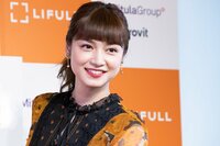 平愛梨の微笑ましい親子ショットにファンから「素敵すぎます」「かわいい」の声