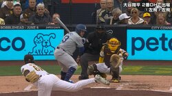 大谷翔平の打席でも起きた捕手の異変 “魔球”連投に必死の懸命連続キャッチ「どこにいくか分からん」特製ミットでも対応できず