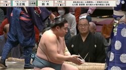 「派手なお召し物」大相撲、人気タレントが観戦 赤ニット＆赤チェックシャツの重ね着…どうしても目立つ姿に「本物だ！」視聴者興奮