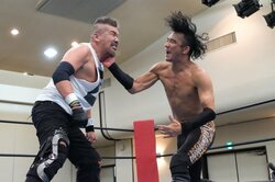 インディーの名勝負製造機　元修斗王者・勝村周一朗の“プロレス技術革新”
